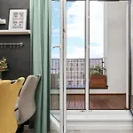 Architektow Avenue Free Parking By Renters *
